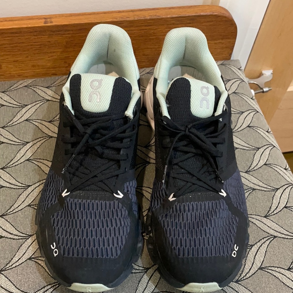 Women’s CloudFlyer OnCloud shoes